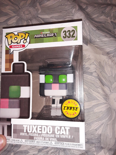 Funko pop Games- Minecraft Tuxedo Cat Chase with Pop Protector